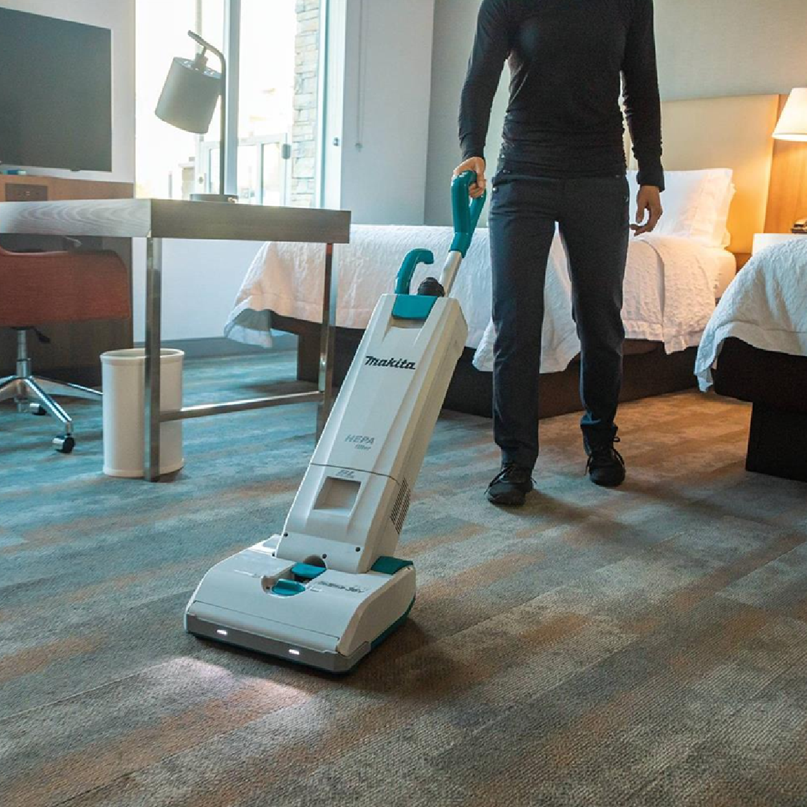 Makita LXT 2 X 18V 6.0AH LI-ION Brushless 15L Upright Vacuum Cleaner HEPA DVC560PG2