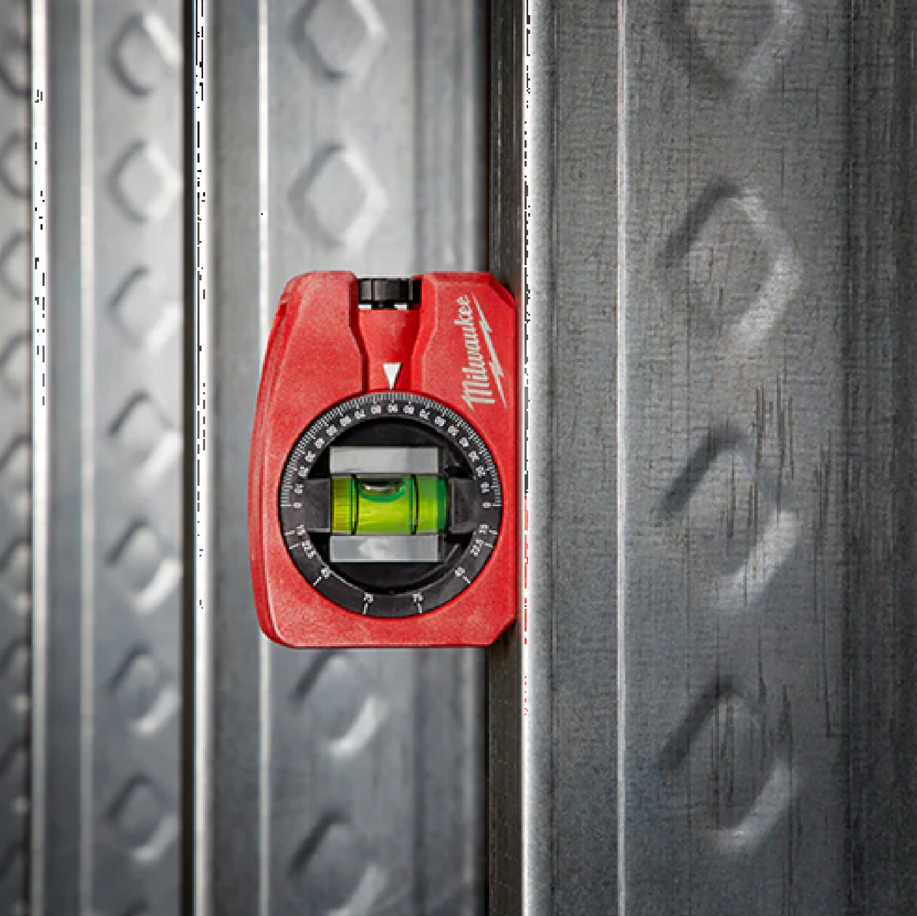 MILWAUKEE Die Cast Pocket Level With 360 VIAL 48-22-5102V