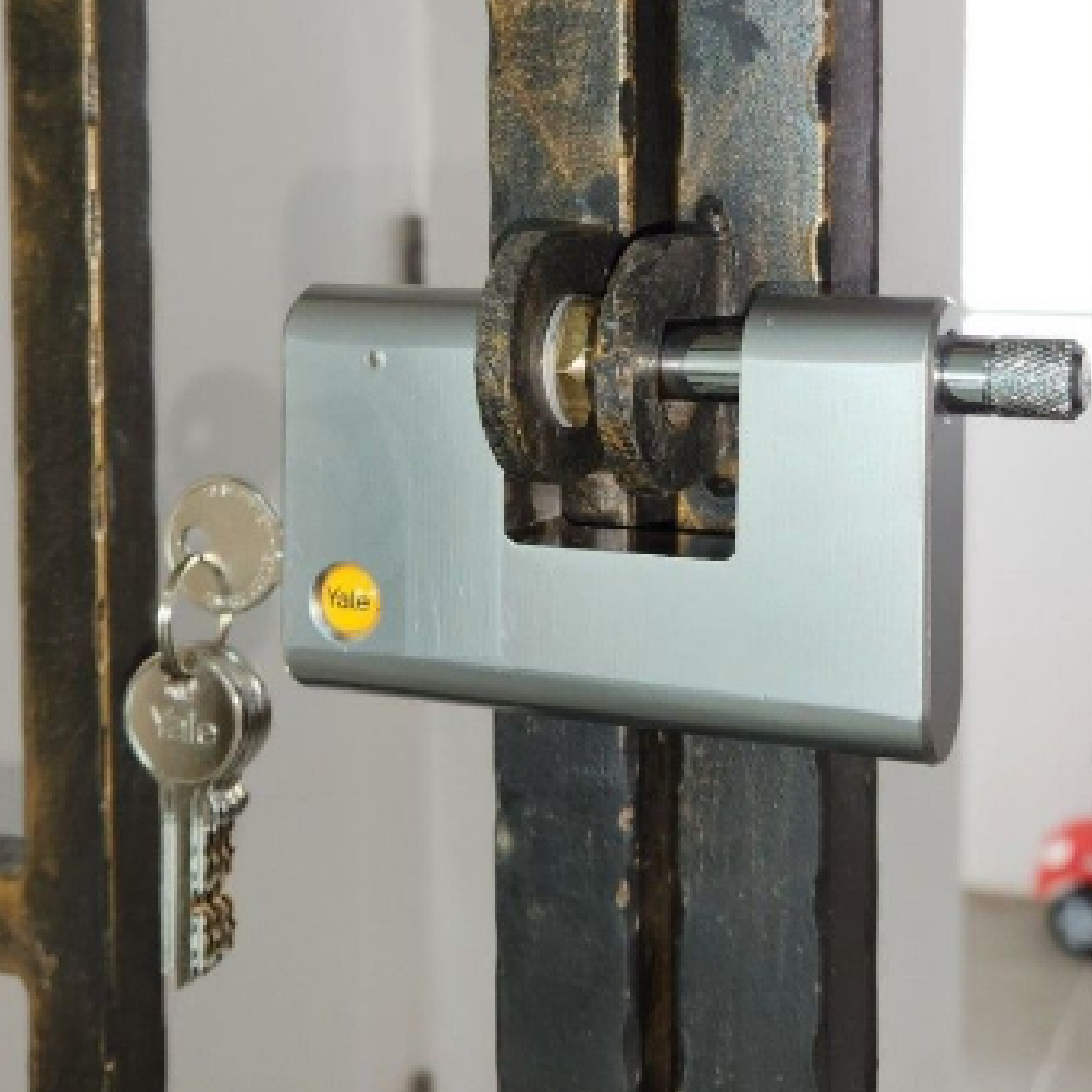 Yale Solid Brass ARMOURED Gate Lock (Bracket Not Required)