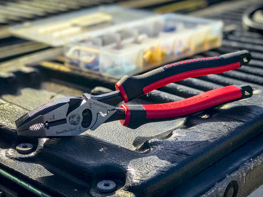 Southwire Side Cutting Combo Pliers SCP9TPCB